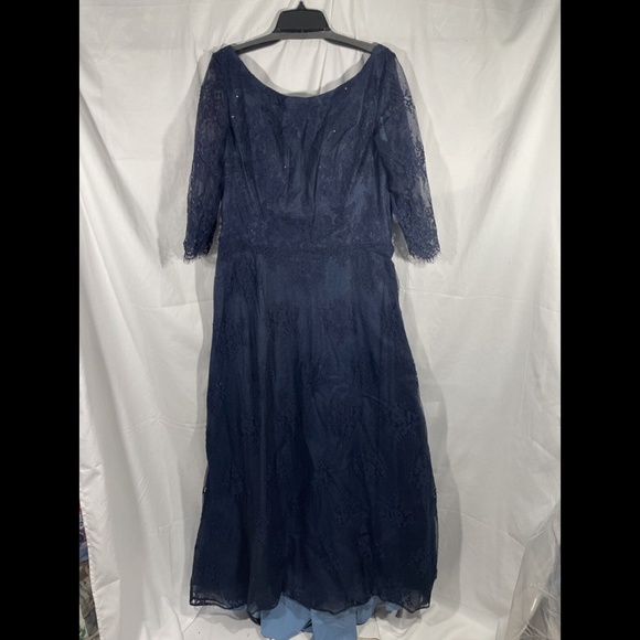 NEW La Femme [ 14 ] 3/4 Sleeve Embellished‎ Lace A-Line Gown in Navy - Picture 7 of 12